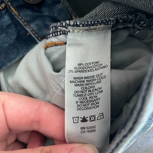 Cropped mid-rise DKNY jeans, worn a couple of times. - Picture 6 of 7